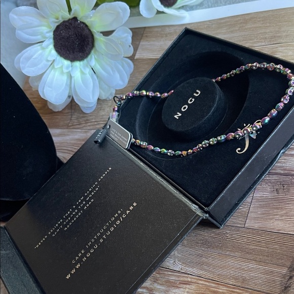 Iridescent Beaded Necklace - Picture 4 of 6